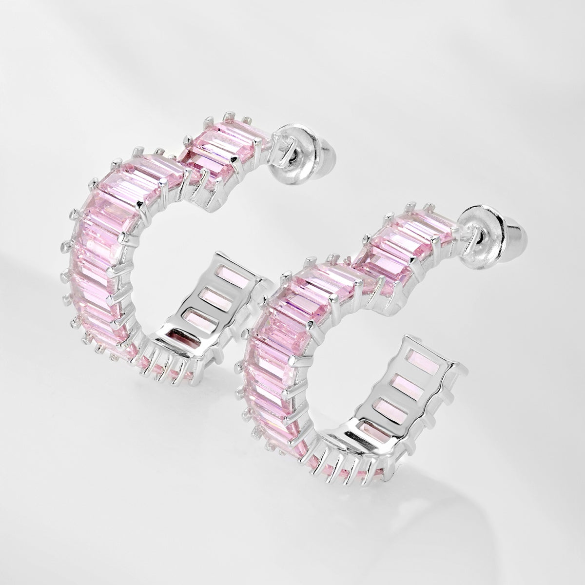 [Elitejewels]ラディアントハートカットアウトイヤリング