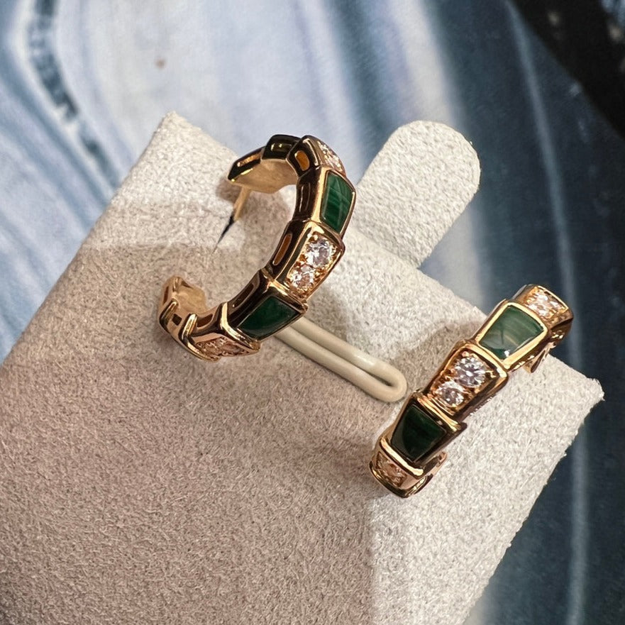 [Elitejewels] OHRRINGE AUS SERPENTI-MALACHIT-ROSAGOLD