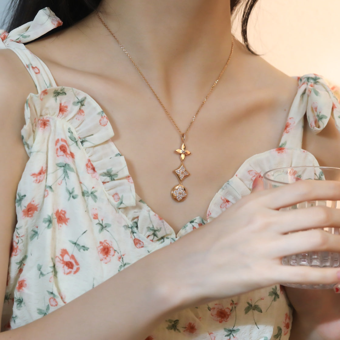 [Elitejewels]スターとサン ダイヤモンド ピンクゴールドネックレス