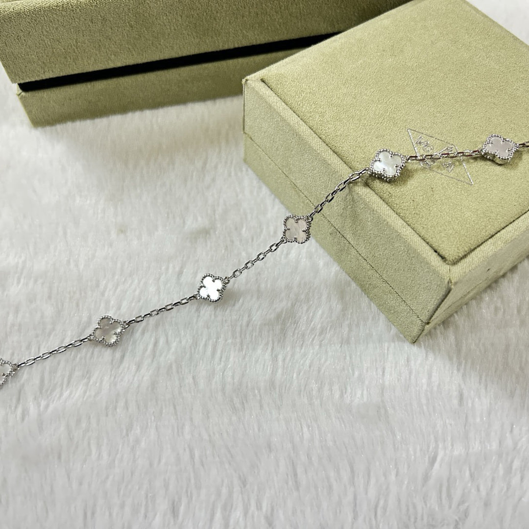 [Elitejewels]CLOVER 6 MOTIF WHITE MOP BRACELET