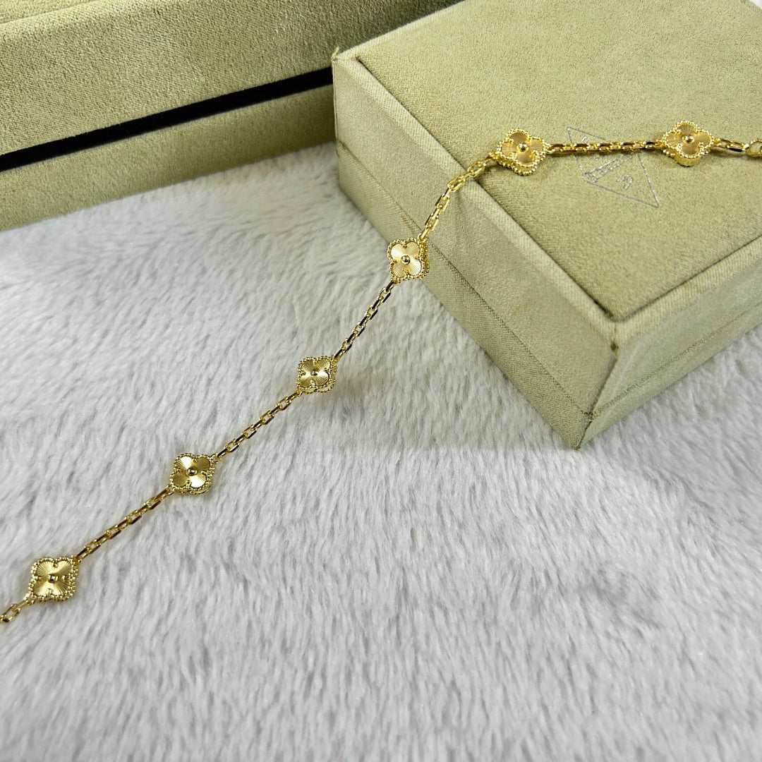 [Elitejewels]CLOVER 6 MOTIF DIAMOND BRACELET