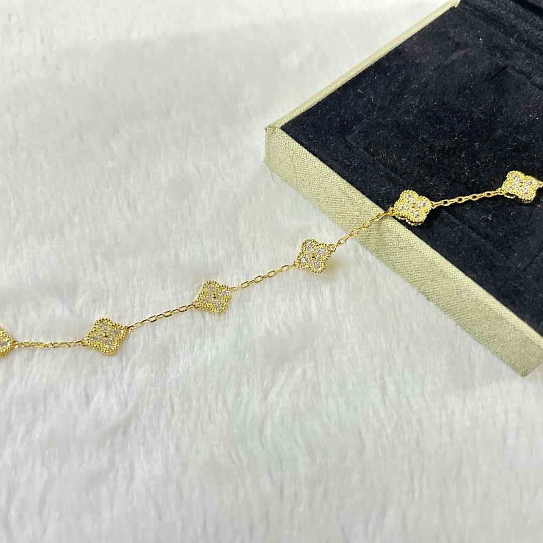 [Elitejewels]CLOVER 6 MOTIF DIAMOND BRACELET