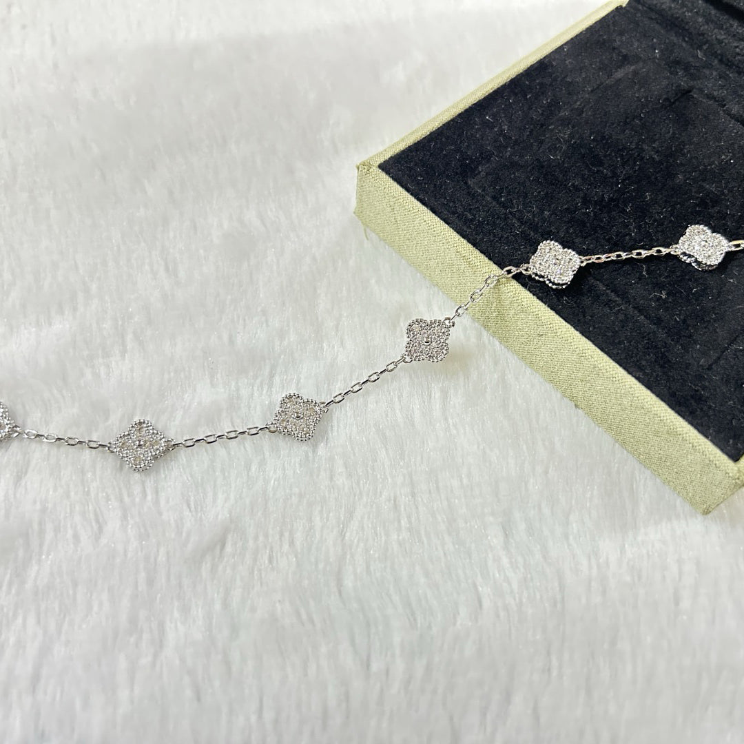 [Elitejewels]CLOVER 6 MOTIF DIAMOND BRACELET