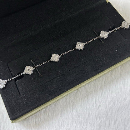 [Elitejewels]CLOVER 6 MOTIF DIAMOND BRACELET