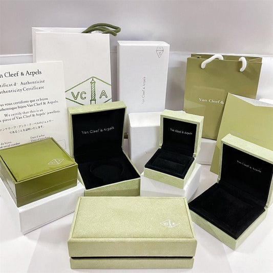 [Elitejewels]VA KLEEBLATT ARMBAND HALSKETTE RING BOX GESCHENKTÜTE