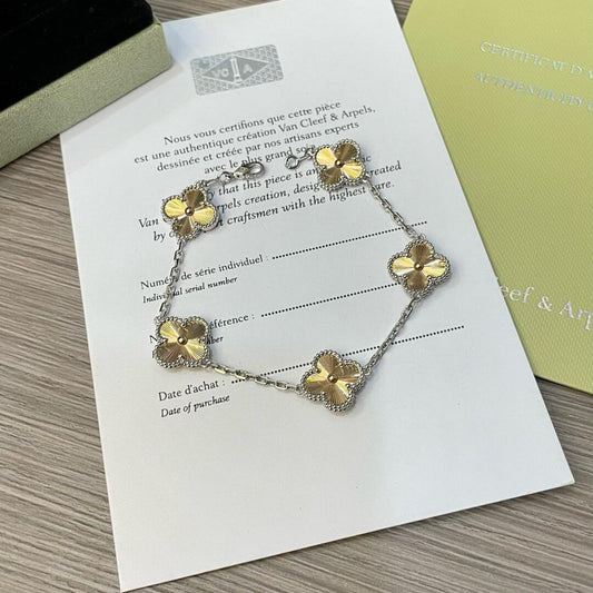 [Elitejewels]CLOVER  5 MOTIFS  CHRISTMAS LIMITED EDITION BRACELET